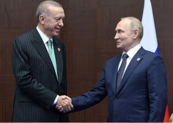 Presidenti Erdogan pritet të takohet me Putin pas bisedimeve me Zelenskyn