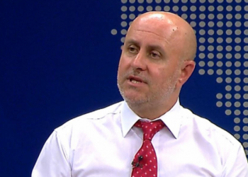 Çmenduria e një ligji antikushtetues