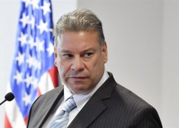 Escobar: Kurti do humbasë “mundësinë”, nëse nuk pranon të zbatojë planin evropian për Kosovën