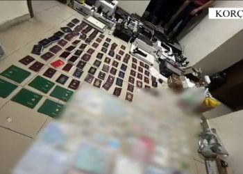 10 mijë euro për të shkuar në SHBA, kapen 3 persona për falsifikim…