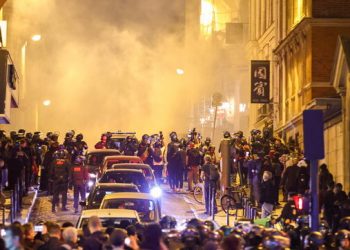 Përleshje në Francë! Alarmi bie edhe në pjesën tjetër të Evropës, frikë nga “infektimet”