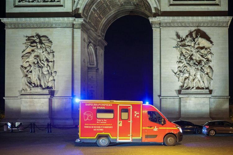 Një tjetër natë dhune në Francë, vdes një zjarrfikës dhe plagosen 3 policë