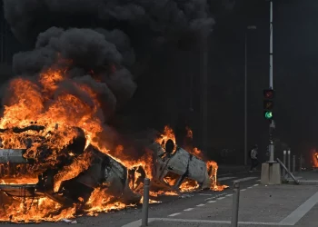 Situata në Francë, më e keqe se rebelimi i jelekverdhëve! Zjarre, grabitje dhe 1 mijë arrestime