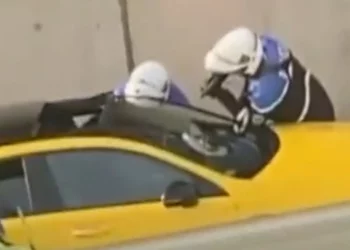 Vrasja e 17-vjeçarit në Francë/ Dëshmia e pasagjerit në makinë: Polici urdhëroi ta qëllonin