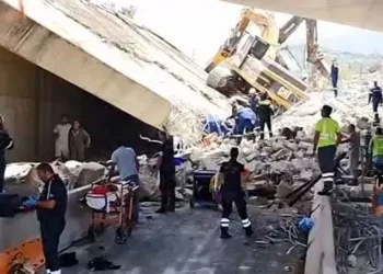 Shembet ura në Patras, disa të vdekur nën gërmadha