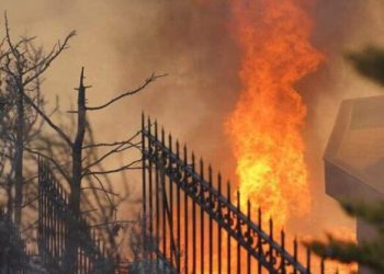 Zjarret e “Ferrit” vijojnë në Greqi, mijëra hektarë tokë të djegura