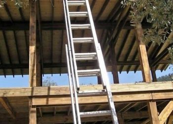 Bie nga lartësia humb jetën shqiptari