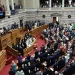 Betohen 300 deputetët në Parlamentin grek