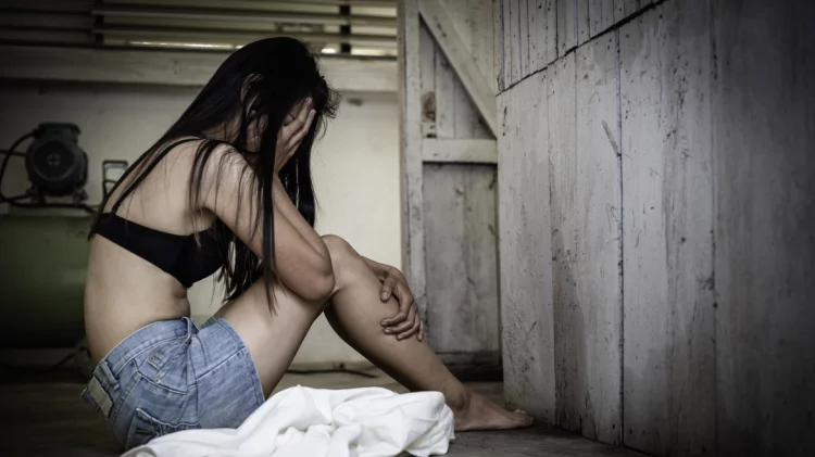 Shkatërrohet rrjeti i prostitucionit në Greqi/ Ja si torturohej prostituta shqiptare