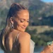 Jennifer Lopez vesh bikinit perfekte, të firmosur nga Valentino