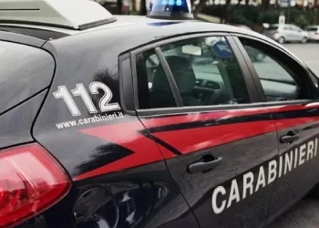 Porositi vrasës me pagesë për t’i vrarë burrin, arrestohet gruaja