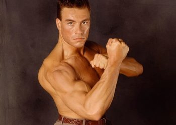 Jean-Claude Van Damme takon në Kosovë, ‘Rambon’ e UÇK