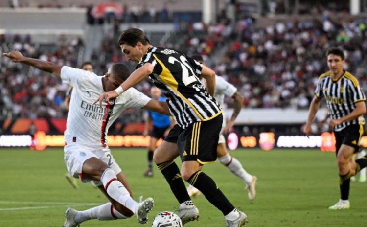 Spektakël në klasiken italiane, Juventusi mund Milanin me penallti