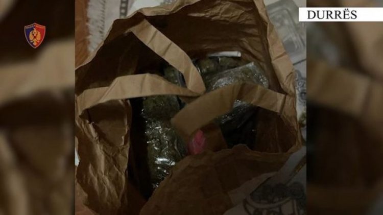 Shisnin kanabis te ‘Vollga’ në Durrës, prangosen 2 të rinjtë
