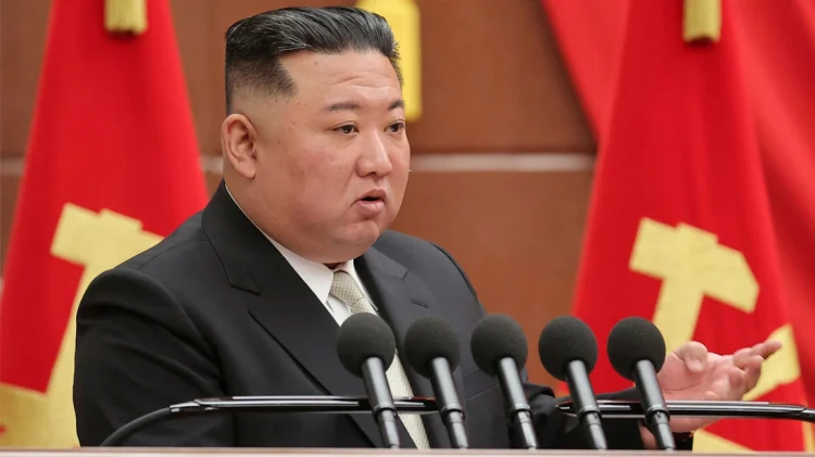 Nëndetësja e SHBA në rajon, Kim Jong Un kërcënon me armë bërthamore