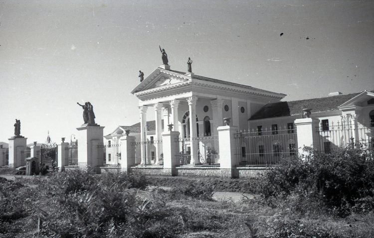 Më 10 korrik 1952 filloi punën industria e filmit shqiptar