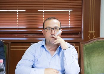 Deputeti Korreshi i ‘fut’ një cigare hashash në Kuvend