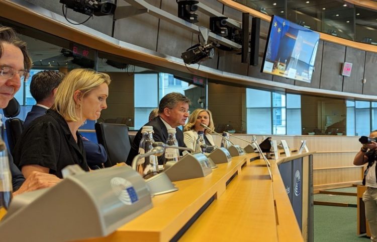 Lajçak: Pavarësisht hapave, situata në veri të Kosovës mbetet e brishtë