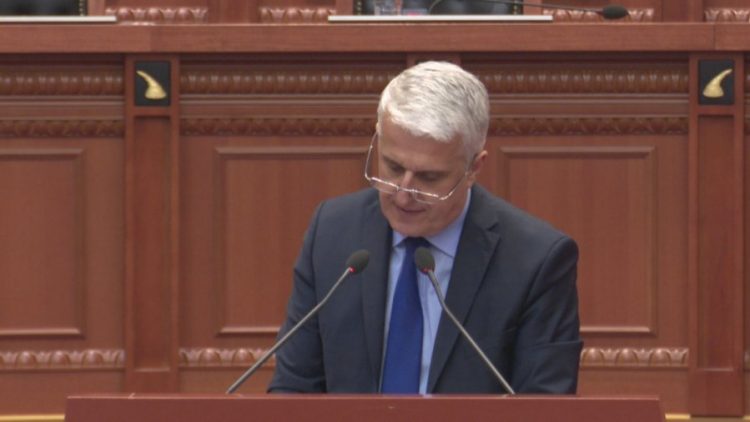 Majko: Ndihem keq kur shoh të majtët në burg