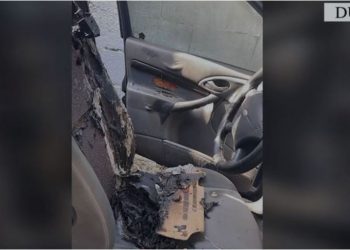 I vuri zjarrin një makine të parkuar, kapet 27 vjeçari në Durrës