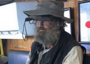 Mbijetuan 2 muaj në Paqësor, marinari: Unë dhe qeni im konsumuam…