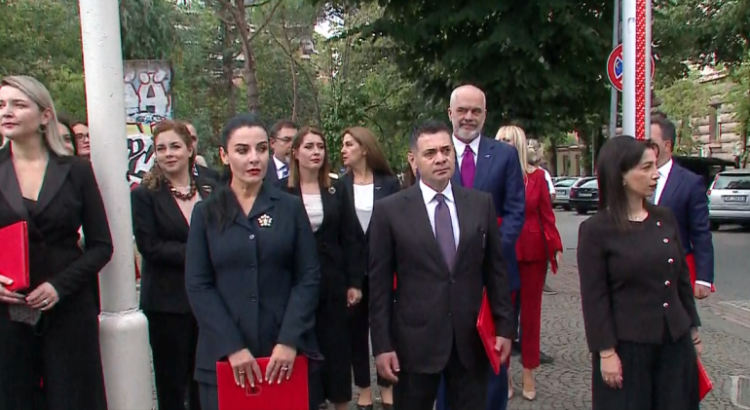 “Kutia e Pandorës”, kujt mund t’ia prishi gjumin Arben Ahmetaj