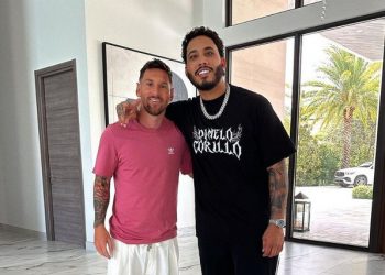 I preu flokët para prezantimit, parukieri: Ishte bekim që Messi…