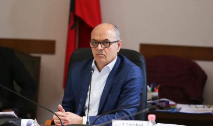Koçi dorëhiqet si nënkryetar i ‘Edukimit’: I fyer nga kolegët e PS-së
