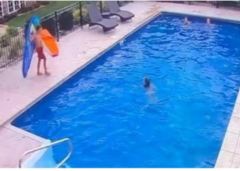 Situatë gazmore në pishinë, gruaja rrëzohet dhe…(VIDEO)