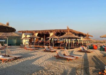 Emri/ Akuza për ndërtim pa leje, shpallet në kërkim pronari i plazhit