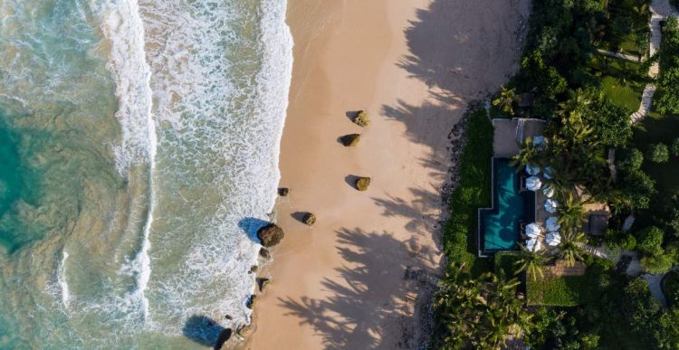 Ja shtatë hotelet më të bukura në botë buzë detit