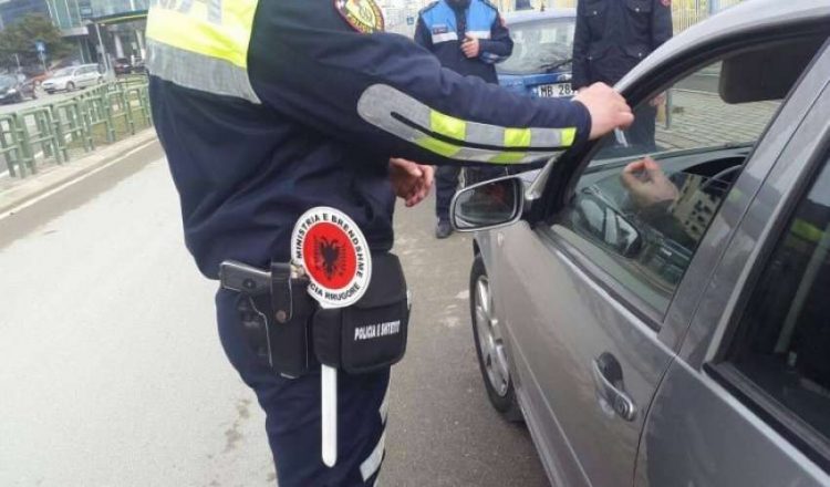 Tjetërsuan procesverbalet e aksidentit, pezullohen 3 policë