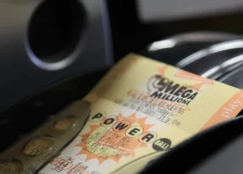 Mega-lotaria, fituesi me fat mori më shumë se 1 miliard dollarë