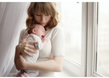 Jeni bërë nënë në moshë të re? Ja disa këshilla që ju duhen