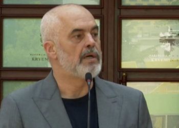 Rama ‘shpërblen’ studentët e mjekësisë: Do i shërbeni Atdheut jo tre, por pesë vite