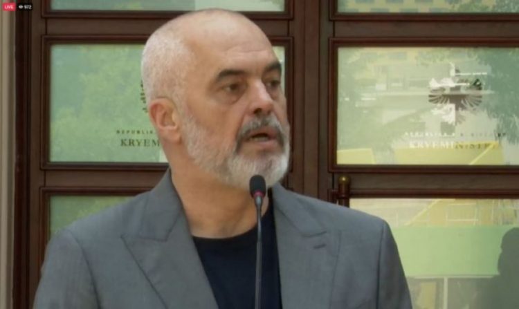 Rama ‘shpërblen’ studentët e mjekësisë: Do i shërbeni Atdheut jo tre, por pesë vite