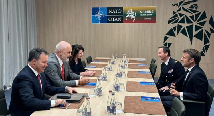Rama paralajmëron vizitën e Macron në Tiranë