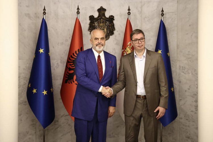 Darka Rama-Vuçiç në Beograd, të pranishëm Alex Soros dhe Christopher Hill