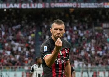 Rebiç “acaron” Milanin, refuzon super ofertën nga…