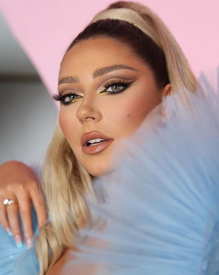 Dasëm tjetër? Ronela Hajati publikon fotot me…