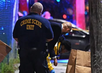 Katër të vrarë dhe katër të plagosur nga të shtënat me armë në Filadelfia