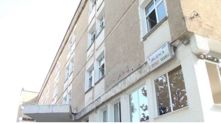 Nissan’ përfundon në përrua, plagoset drejtuesi në Gramsh