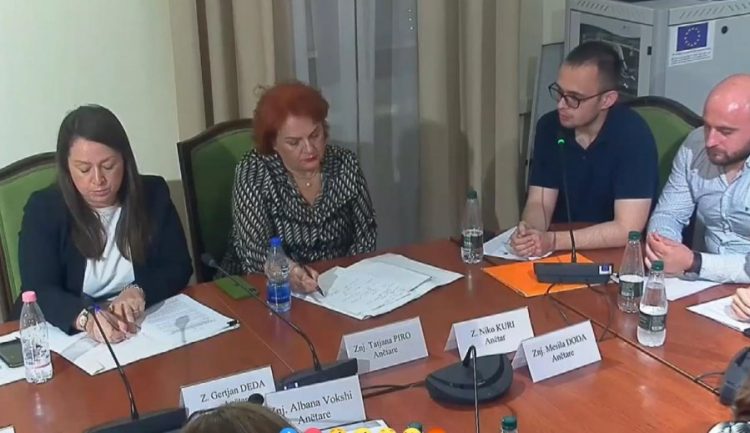 Studentët e mjekësisë te “Shëndetësia”: Sot nuk ka shpresë…