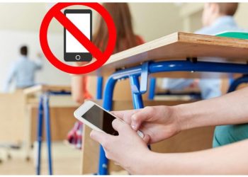 ‘Shpërqendrojnë fëmijët’, ky shtet ndalon telefonat në klasa