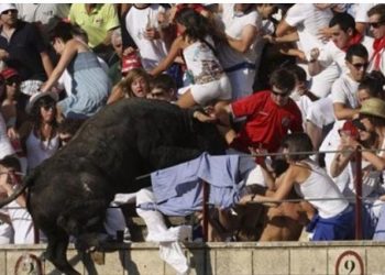 Provokohet demi/ Kalon rrethonjën dhe plagos dy persona