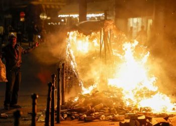 Trazirat në Francë, mbi 2000 të arrestuar dhe qindra dyqane të grabitura e të djegura