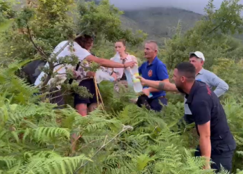 Ishin bllokuar prej disa orësh, gjenden 5 turistët e huaj