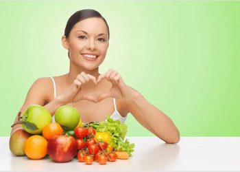 Vala e të nxehtit, çfarë ushqimesh rekomandojnë ekspertët