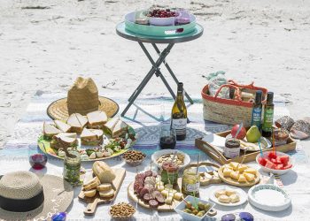 Disa nga ushqimet që nuk duhet t’i konsumoni në plazh