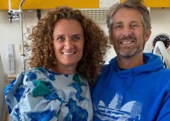 Bota e futbollit në festë, Van der Sar del nga reanimacioni